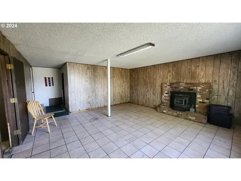 906 S Hill Drive Reedsport OR 97467