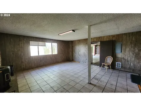 906 S Hill Drive Reedsport OR 97467