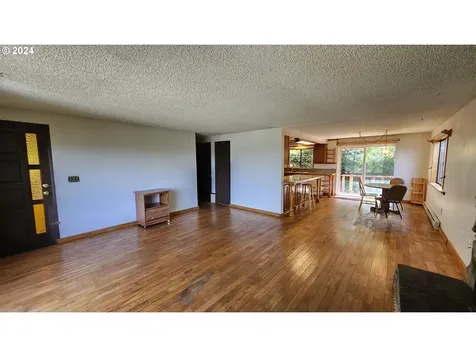 906 S Hill Drive Reedsport OR 97467