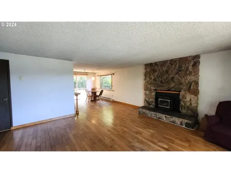 906 S Hill Drive Reedsport OR 97467