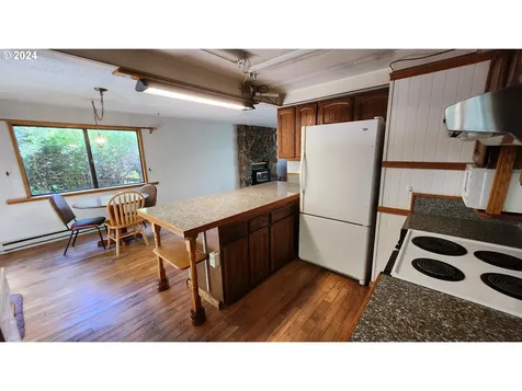 906 S Hill Drive Reedsport OR 97467