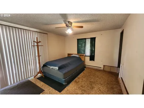 906 S Hill Drive Reedsport OR 97467