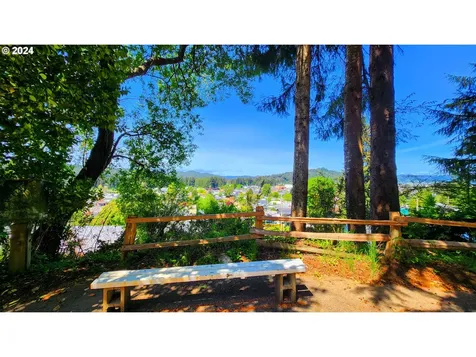 906 S Hill Drive Reedsport OR 97467