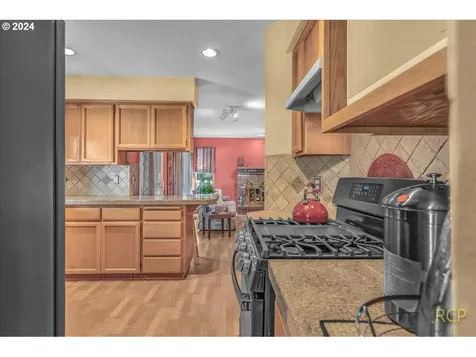 8493 Sw Bonaventure Lane Portland OR 97224