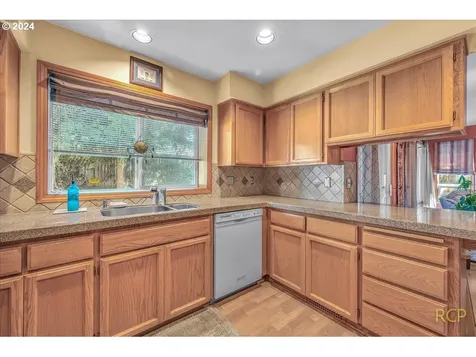 8493 Sw Bonaventure Lane Portland OR 97224