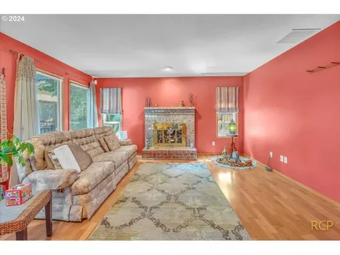 8493 Sw Bonaventure Lane Portland OR 97224