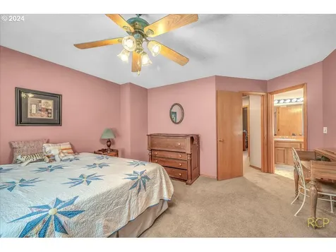 8493 Sw Bonaventure Lane Portland OR 97224