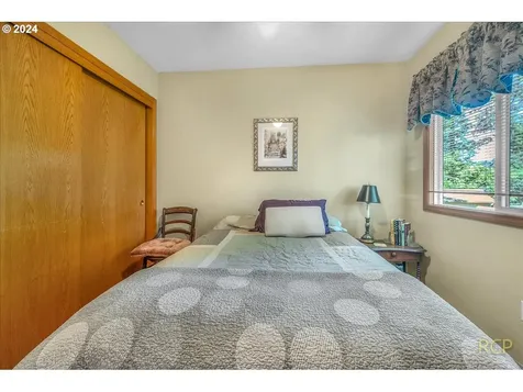8493 Sw Bonaventure Lane Portland OR 97224