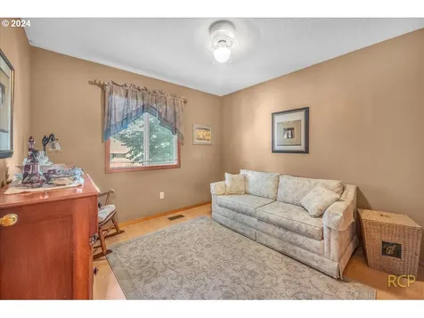8493 Sw Bonaventure Lane Portland OR 97224