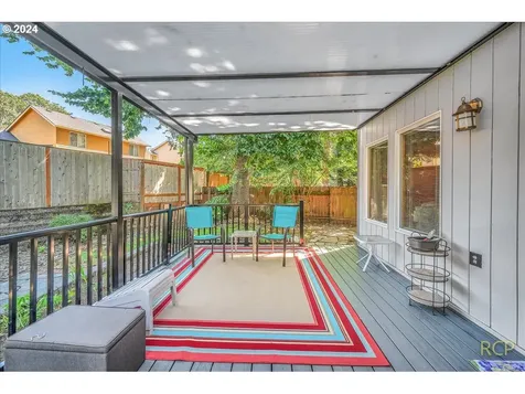 8493 Sw Bonaventure Lane Portland OR 97224