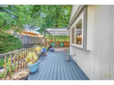 8493 Sw Bonaventure Lane Portland OR 97224
