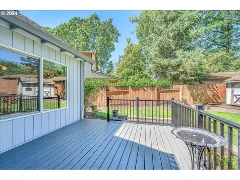 8493 Sw Bonaventure Lane Portland OR 97224