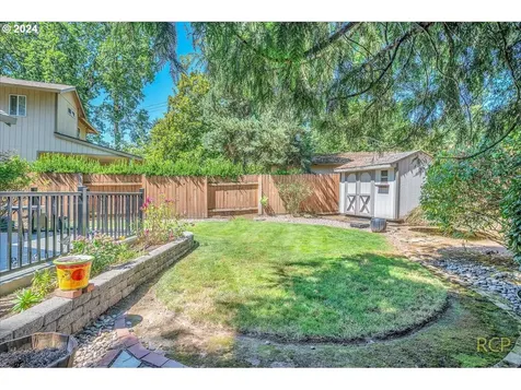 8493 Sw Bonaventure Lane Portland OR 97224