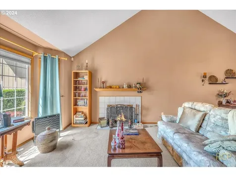 8493 Sw Bonaventure Lane Portland OR 97224