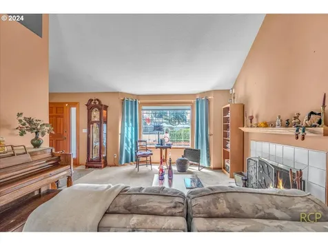 8493 Sw Bonaventure Lane Portland OR 97224