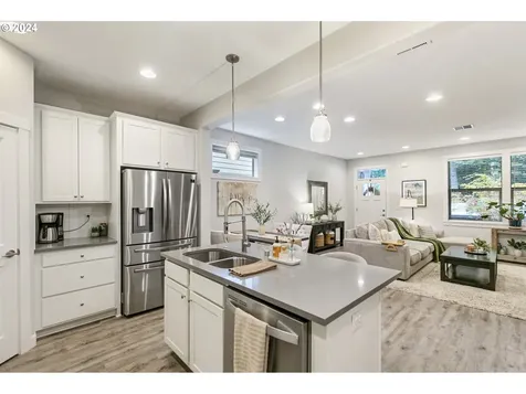 13730 NW 7th Avenue Vancouver WA 98685