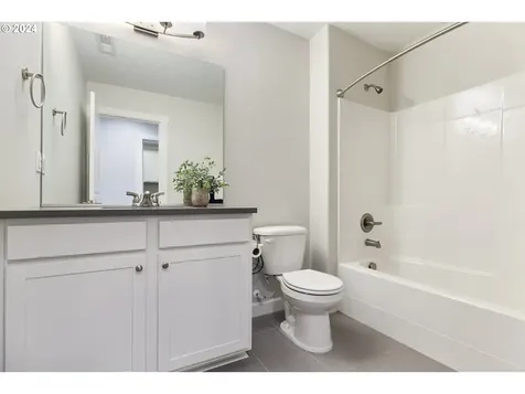 13730 NW 7th Avenue Vancouver WA 98685