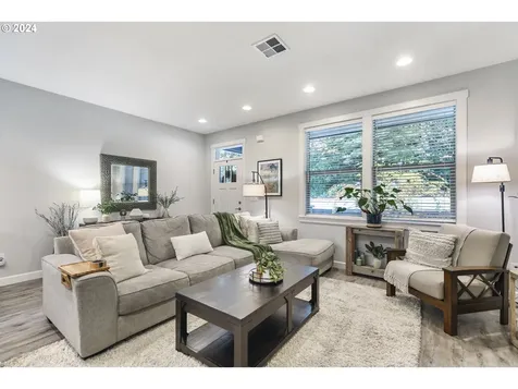 13730 NW 7th Avenue Vancouver WA 98685