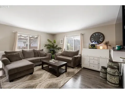 158 Leif Drive Kelso WA 98626