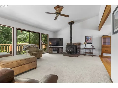 23400 E Bailey Road Rhododendron OR 97049