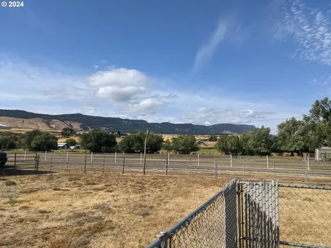 62264 Sporting Lane La Grande OR 97850