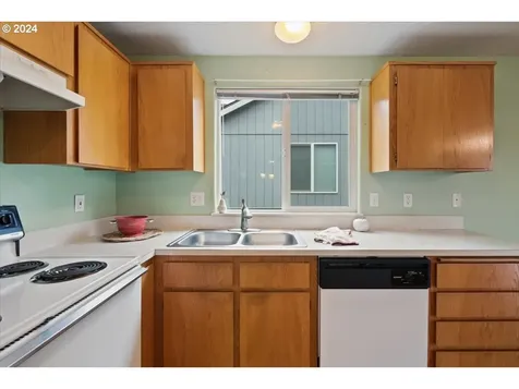 212 NW Bonanza Avenue Dallas OR 97338