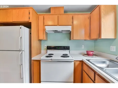 212 NW Bonanza Avenue Dallas OR 97338