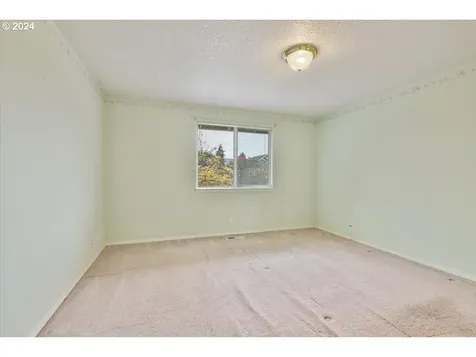 212 NW Bonanza Avenue Dallas OR 97338
