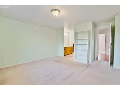212 NW Bonanza Avenue Dallas OR 97338