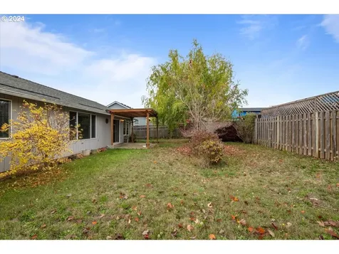 212 NW Bonanza Avenue Dallas OR 97338