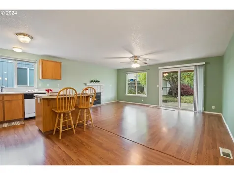 212 NW Bonanza Avenue Dallas OR 97338