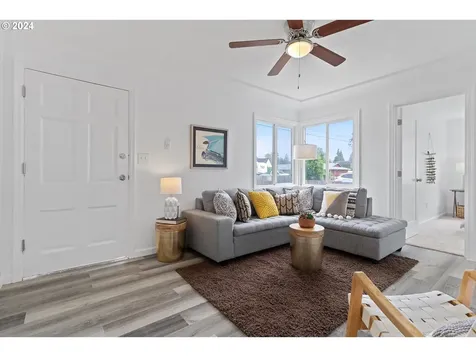 760 G Street Washougal WA 98671