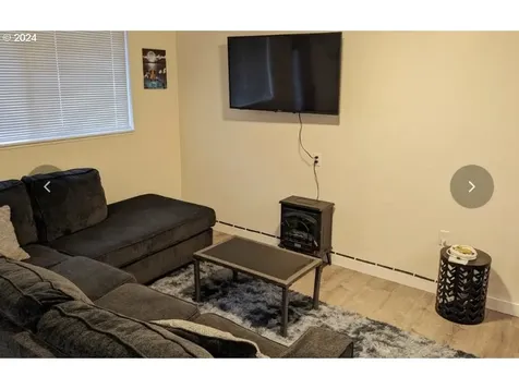 48074 E 1st Street Oakridge OR 97463