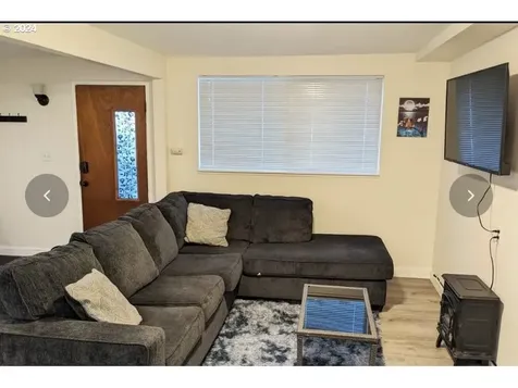 48074 E 1st Street Oakridge OR 97463