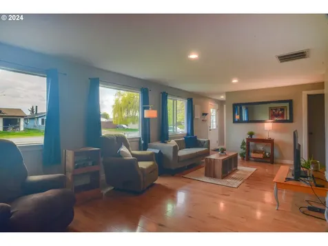 521 W Collins Street Goldendale WA 98620