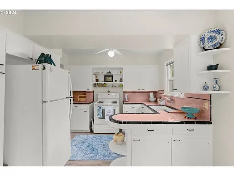 6616 Sw Canyon Lane Portland OR 97225