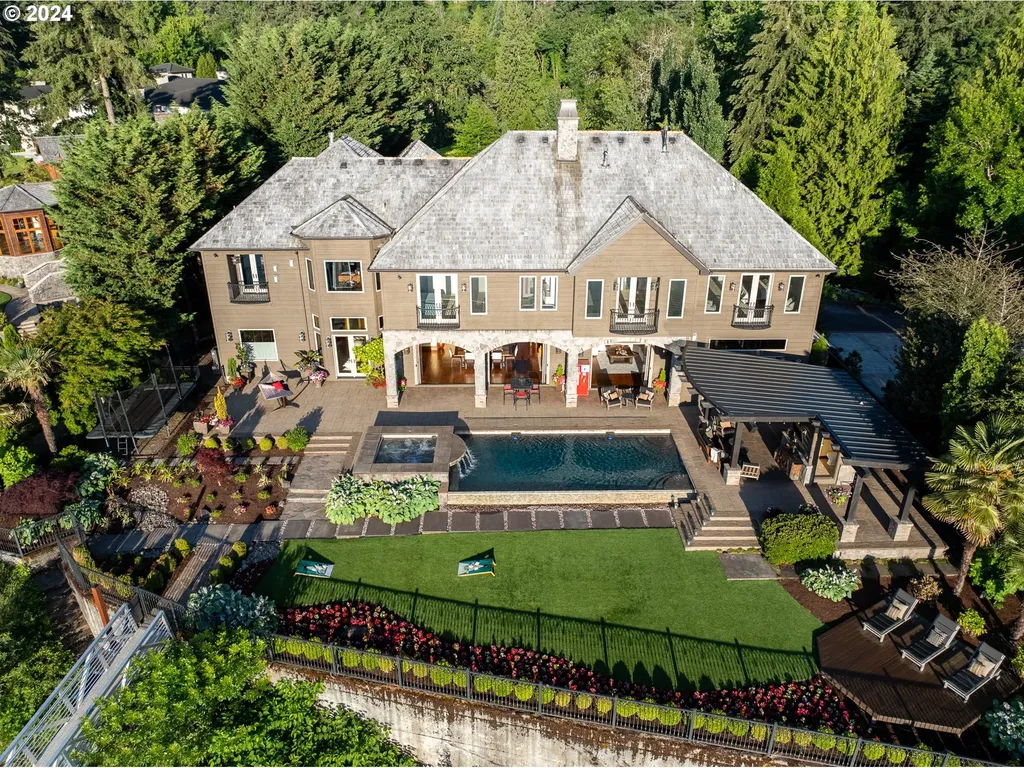 12780 S Fielding Road Lake Oswego OR 97034