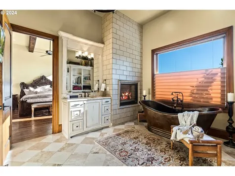 12780 S Fielding Road Lake Oswego OR 97034