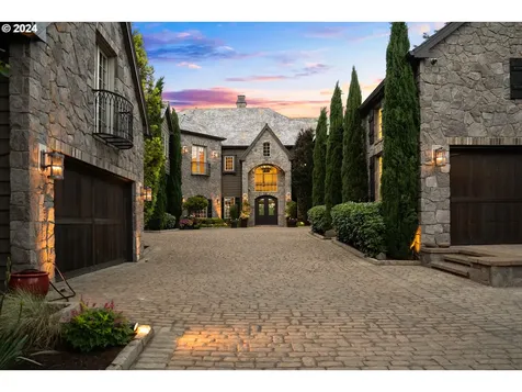 12780 S Fielding Road Lake Oswego OR 97034