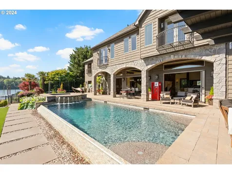 12780 S Fielding Road Lake Oswego OR 97034
