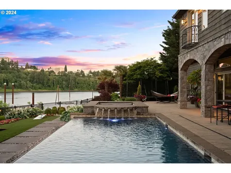 12780 S Fielding Road Lake Oswego OR 97034