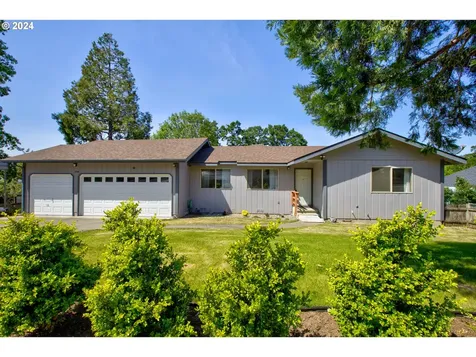 1954 Se Douglas Avenue Roseburg OR 97470