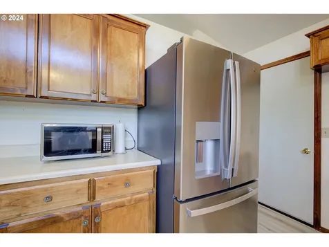 1954 Se Douglas Avenue Roseburg OR 97470