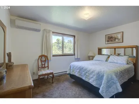 1954 Se Douglas Avenue Roseburg OR 97470