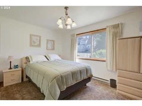 1954 Se Douglas Avenue Roseburg OR 97470