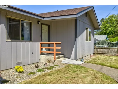 1954 Se Douglas Avenue Roseburg OR 97470