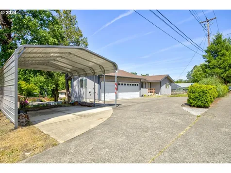 1954 Se Douglas Avenue Roseburg OR 97470