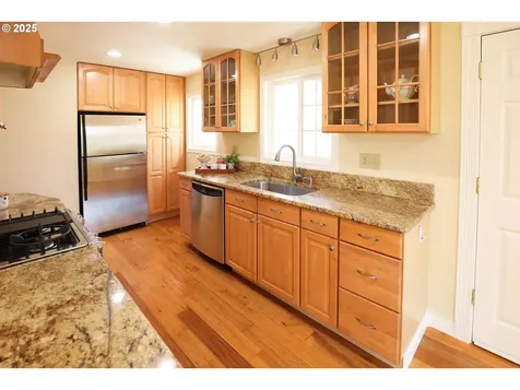 2525 Pine Street Seaside OR 97138