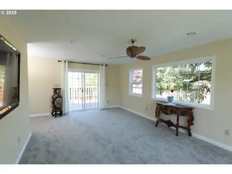 2525 Pine Street Seaside OR 97138