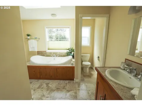 2525 Pine Street Seaside OR 97138